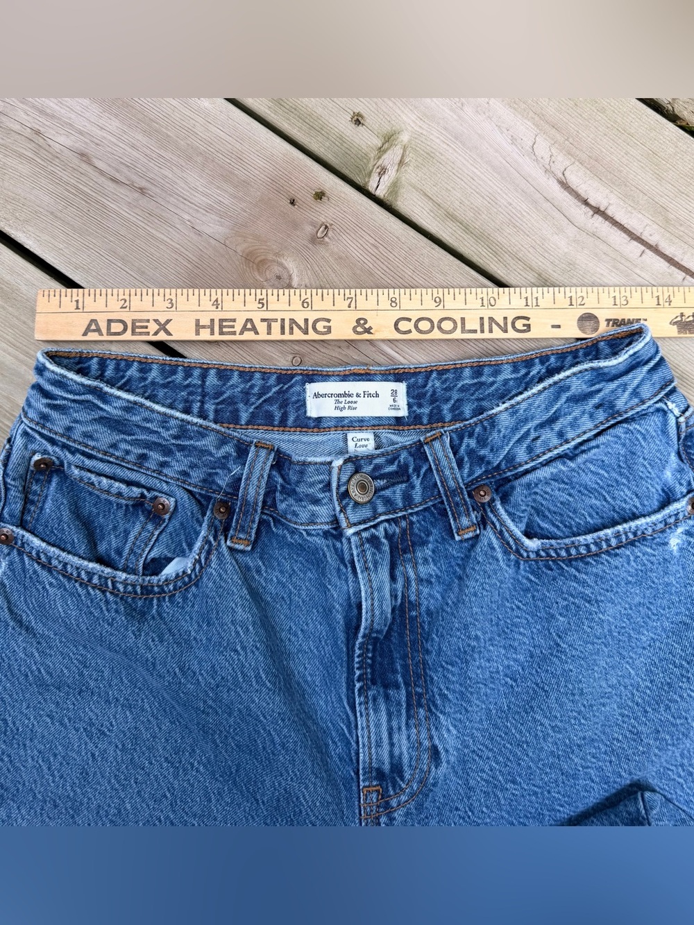 Abercrombie & Fitch High Rise Loose Jean. 28/6 W - Picture 6 of 8